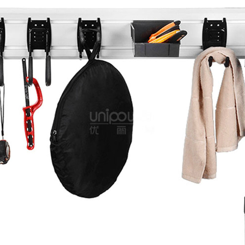 ألواح حائط بلاستيكية Slatwall مقاومة للماء في الأماكن المغلقة مصنوعة من مادة PVC واحدة